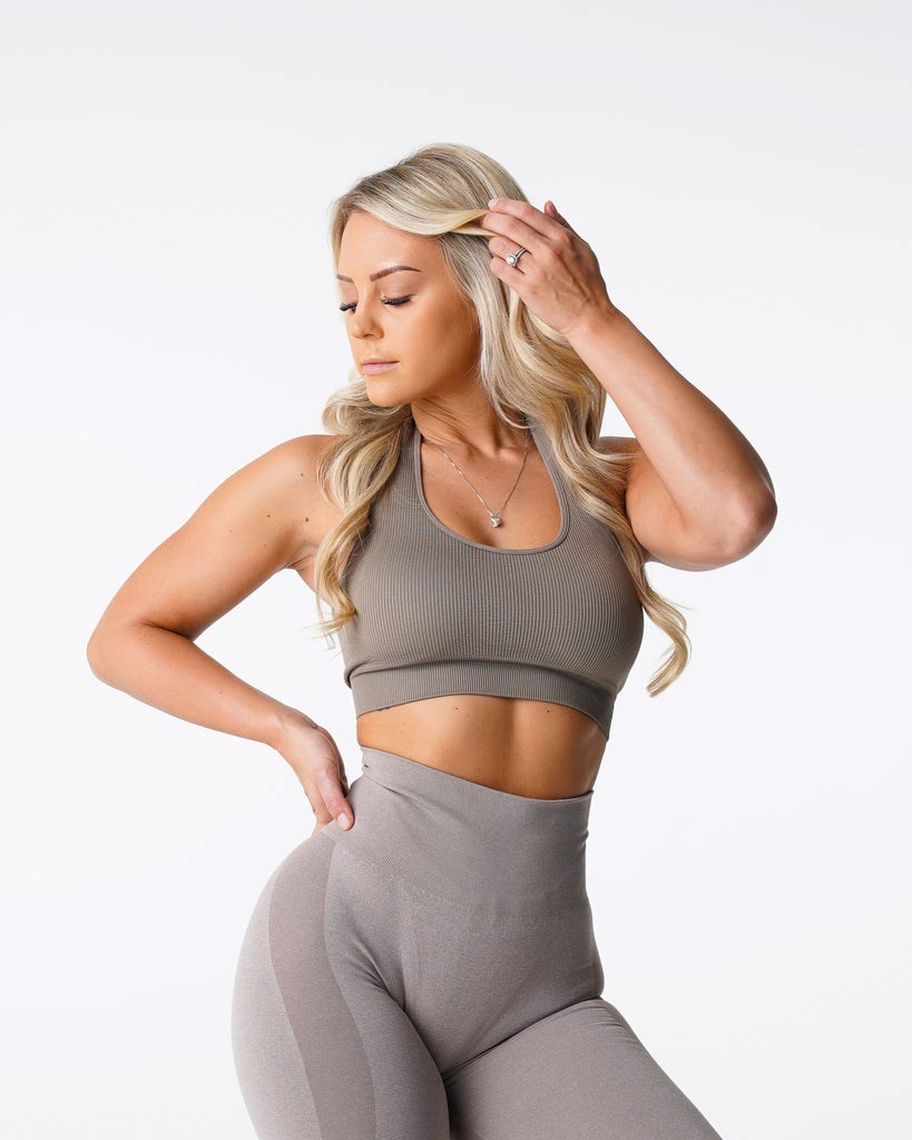 NVGTN Limitless Žebrovaný Seamless Halter Bra Taupe | FBSPT1637